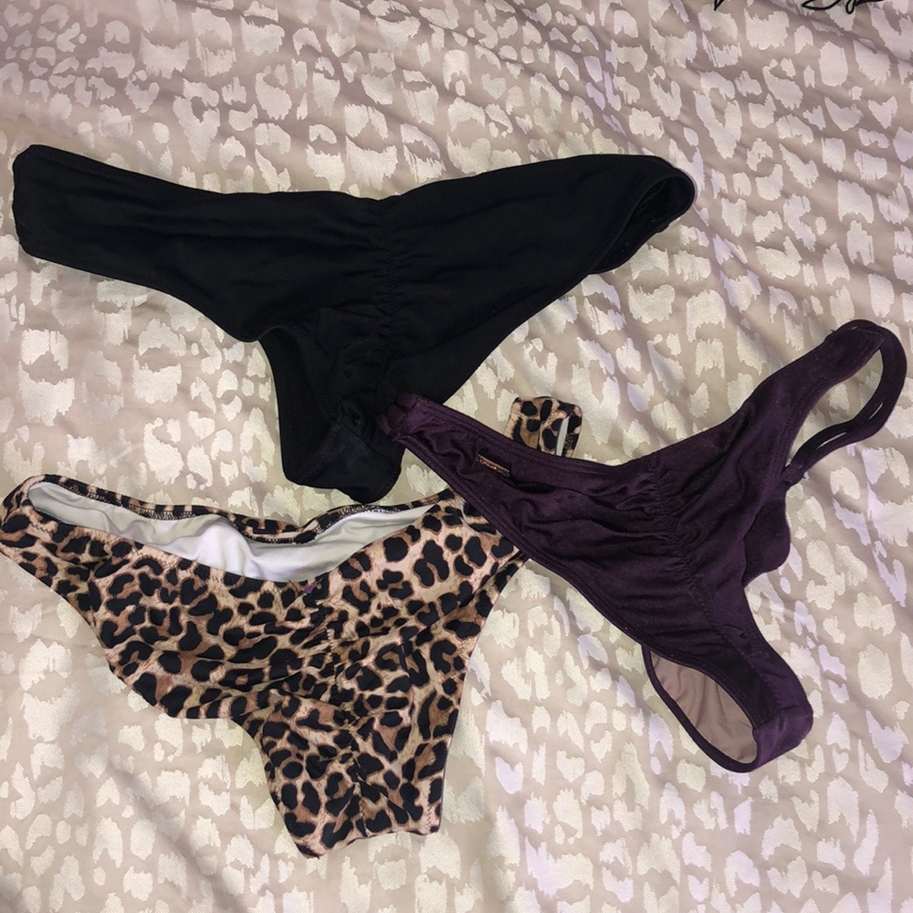 3 scrunch Butt Victoria’s Secret/Pink swim bottoms